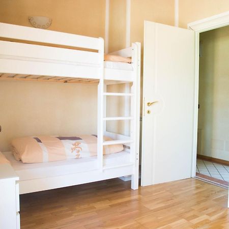 Guesthouse "Villa Tamas" Лимоне-суль-Гарда Экстерьер фото