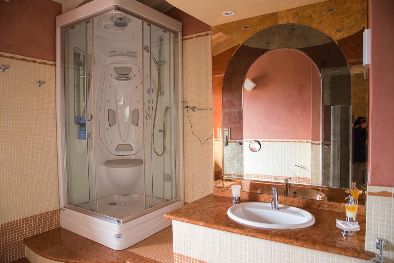 Guesthouse "Villa Tamas" Лимоне-суль-Гарда Экстерьер фото