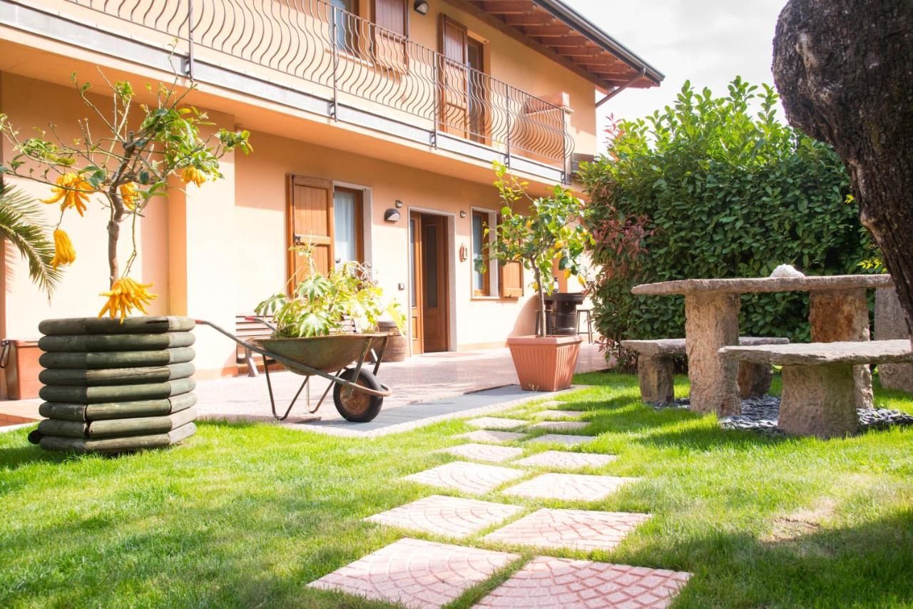 Guesthouse "Villa Tamas" Лимоне-суль-Гарда Экстерьер фото