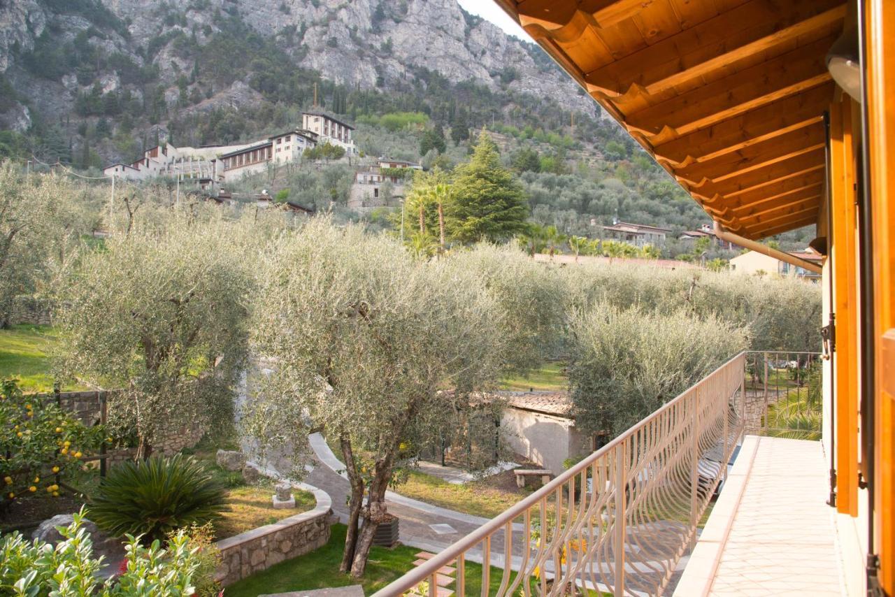 Guesthouse "Villa Tamas" Лимоне-суль-Гарда Экстерьер фото