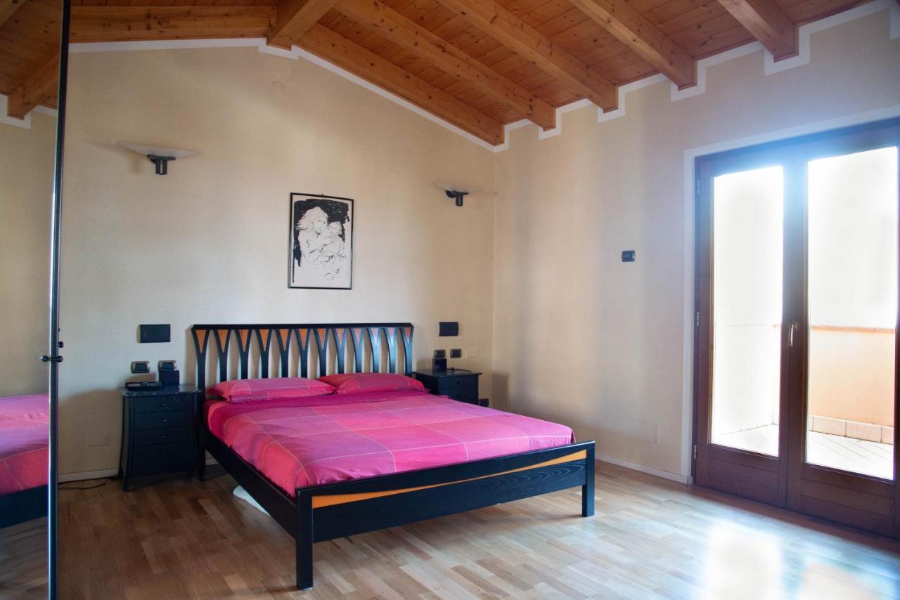 Guesthouse "Villa Tamas" Лимоне-суль-Гарда Экстерьер фото